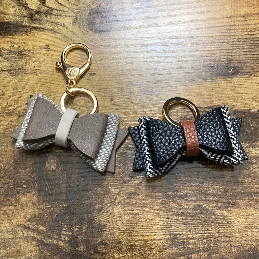 Itzy Ritzy Bow Key & Card Holders - Black and Brown